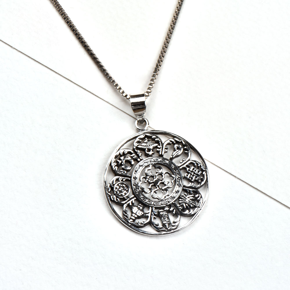 92.5 Sterling Silver Pendant Design Inside The Flower In A Circle