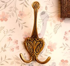 Simple Brass Engraved Floral Tri Hook Home Decoration Hook