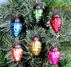 Tiny Grapes Glass Christmas Ornaments